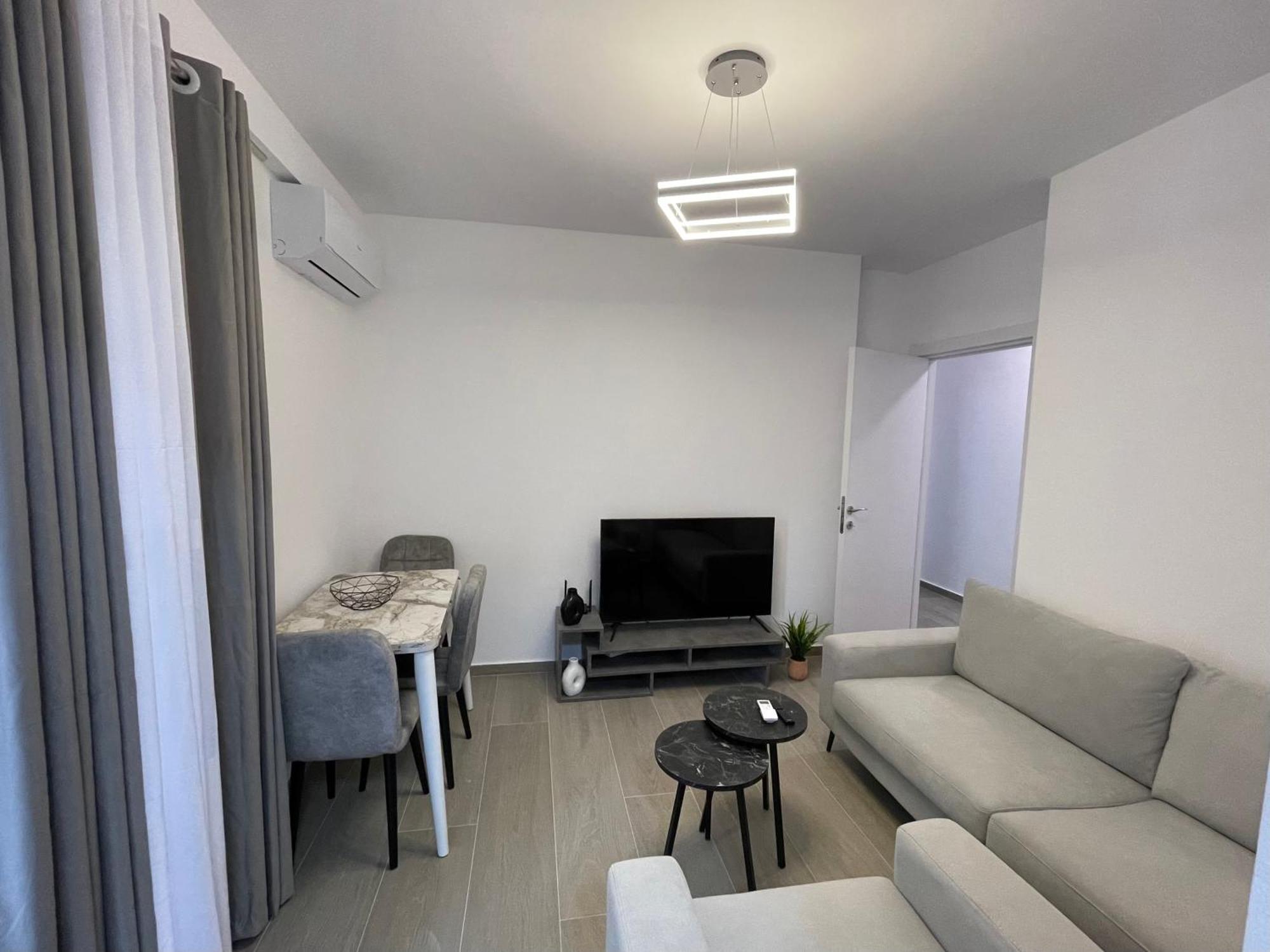 Modern Apartment In Central Vlorë 外观 照片